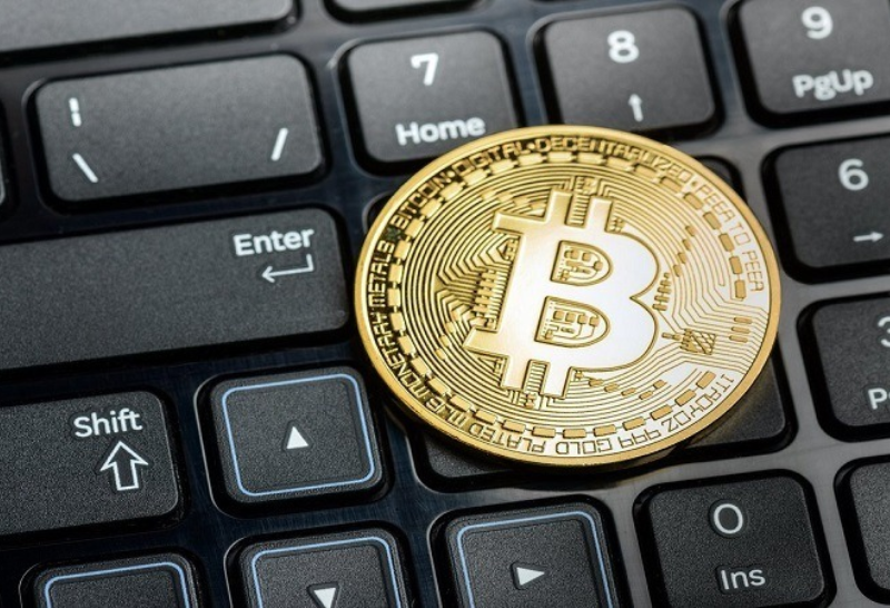 Đào Bitcoin trên Laptop